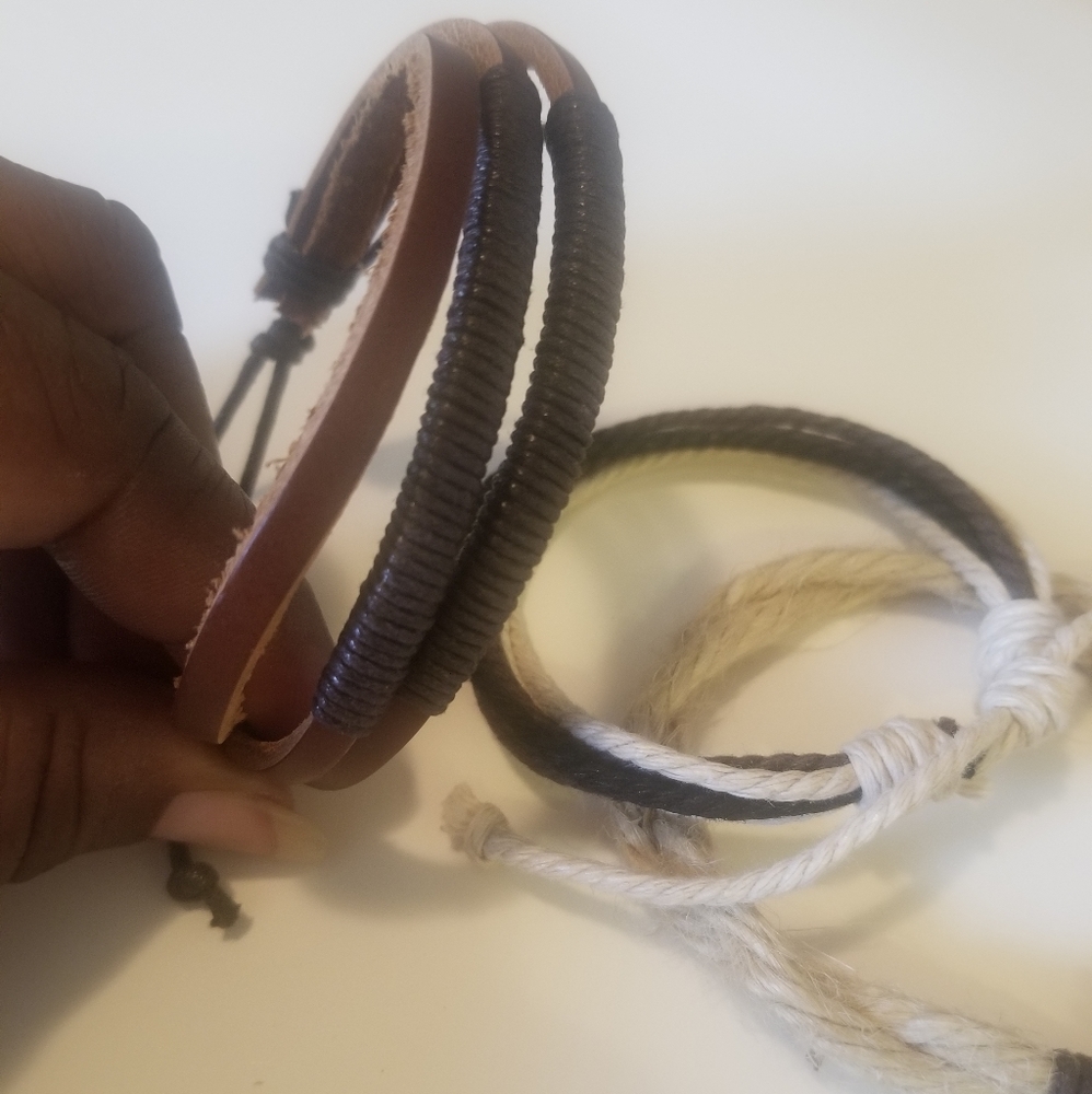 Bracelets - Picture 2 of 6